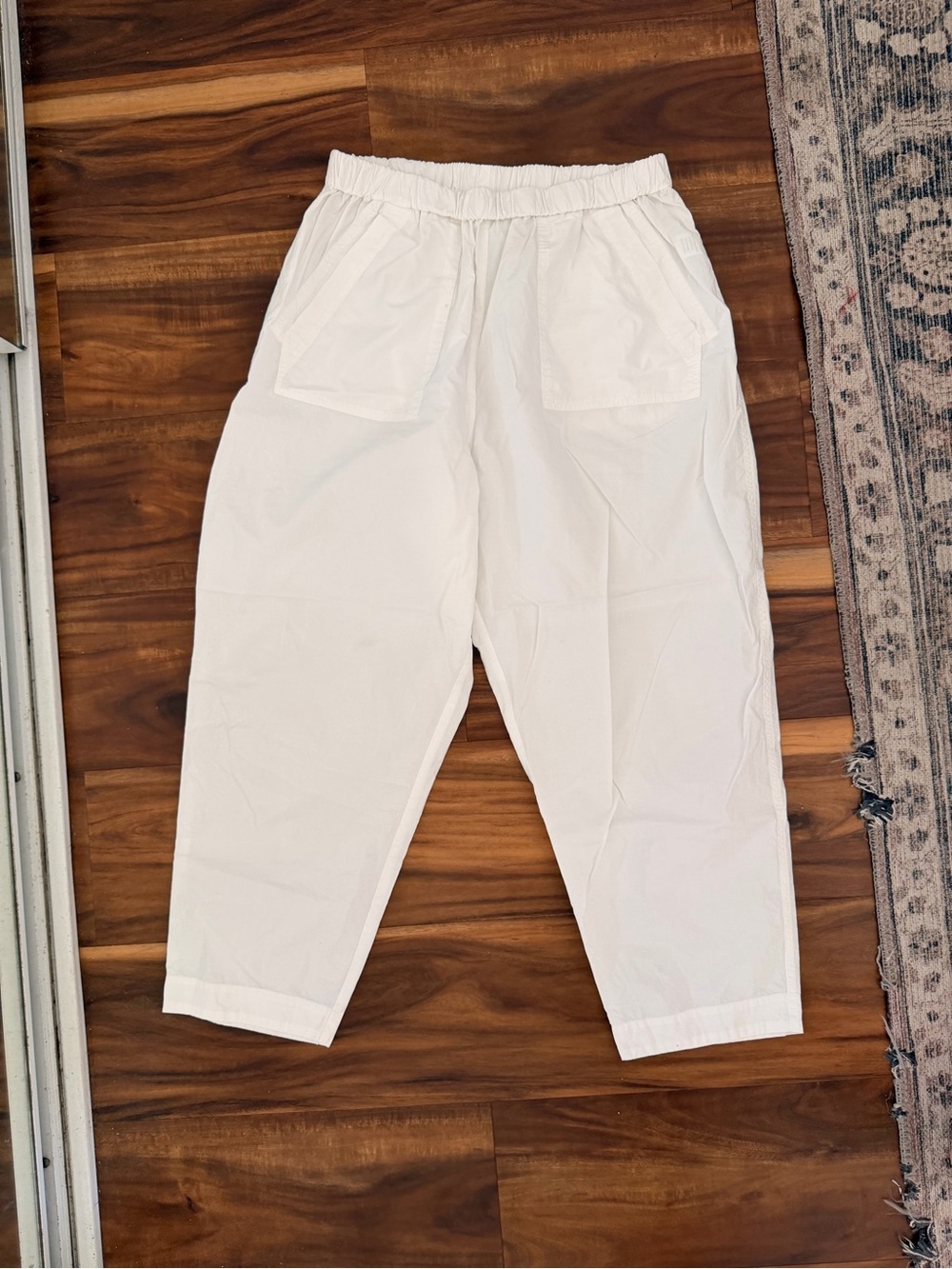 Women’s White Elastic-Waist Casual Pants
